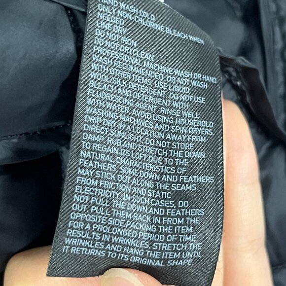 Uniqlo Lightweight Puffer Zip Up Jacket Pocket Zippers Size XS - Picture 7 of 7